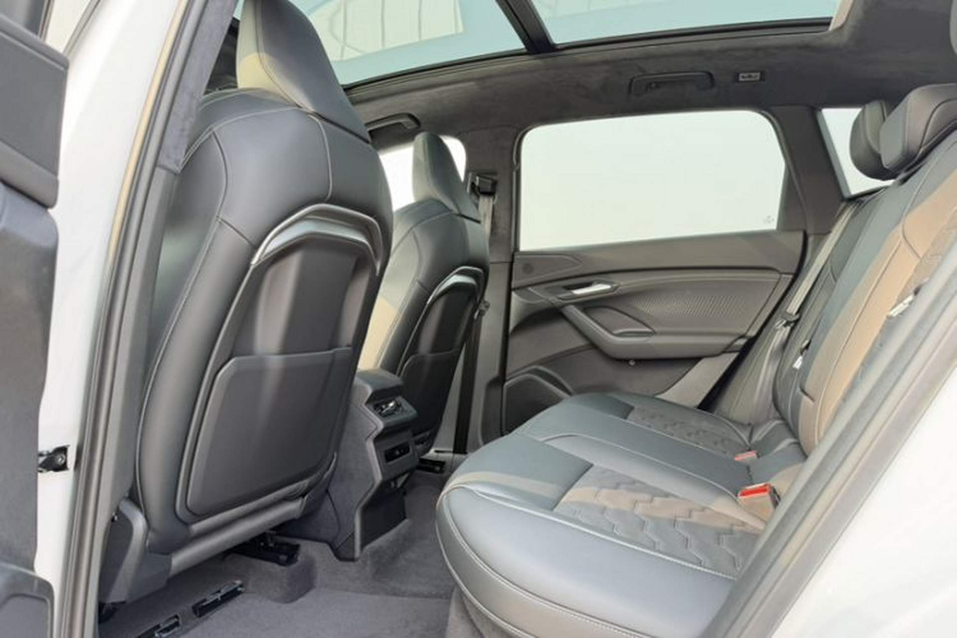 Used Audi Q6L e-tron 2026 First Launch Navigation Edition Interior 4