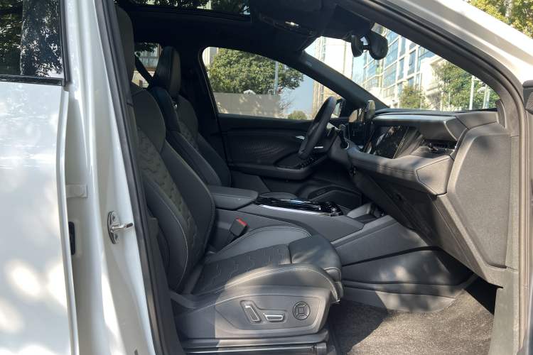 Used Audi Q6L e-tron 2026 First Launch Navigation Edition Interior 5