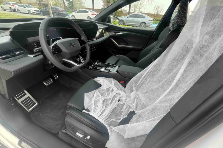 Used Audi Q6L e-tron 2026 First Launch Navigation Edition Interior 5