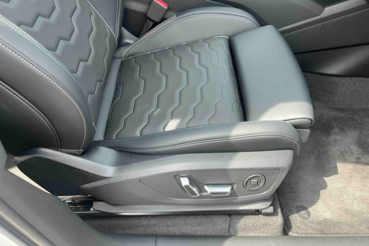 Used Audi Q6L e-tron 2026 First Launch Navigation Edition Interior 8