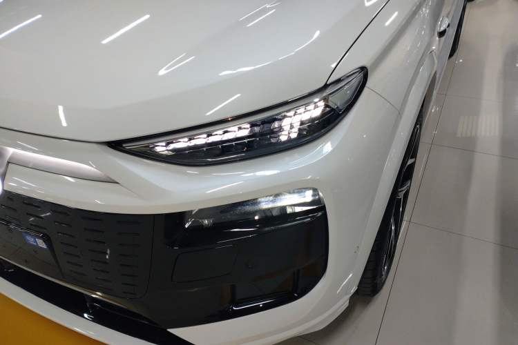 Used Audi Q6L e-tron 2026 First Launch Navigation Edition Left Front Headlight