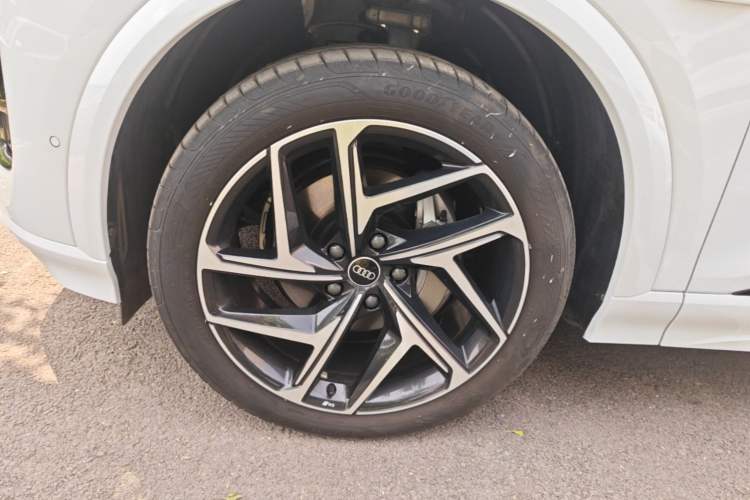 Used Audi Q6L e-tron 2026 First Launch Navigation Edition Left Front Wheel Hub