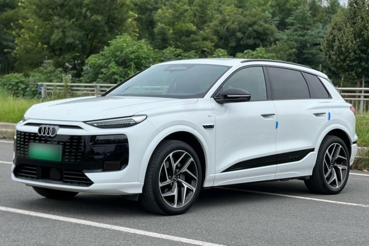 Audi Q6L e-tron 2026 First Launch Navigation Edition d’occasion Guazi used car, China used car export, Used car for sale, Used cars, Cheapest cars for sale