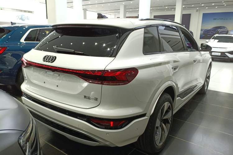 Used Audi Q6L e-tron 2026 Ultra-Long Range Edition Rear Right 45 Deg