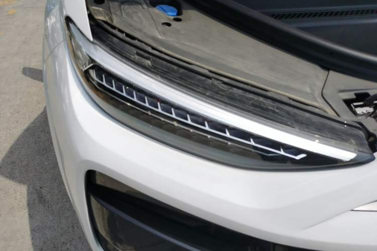 Used Audi Q6L e-tron 2026 First Launch Navigation Edition Right Front Headlight