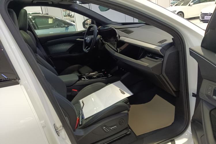 Used Audi Q6L e-tron 2026 First Launch Navigation Edition Right Front Seat