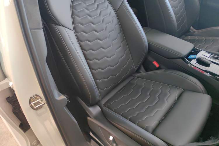 Used Audi Q6L e-tron 2026 First Launch Navigation Edition Right Front Seat