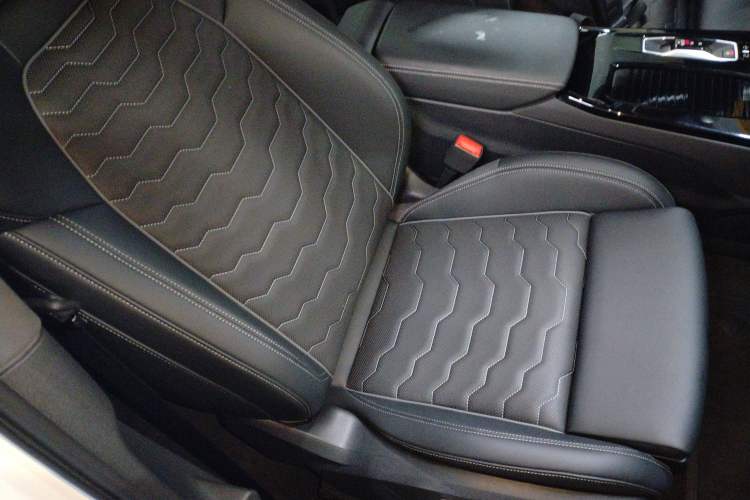 Used Audi Q6L e-tron 2026 First Launch Navigation Edition Right Front Seat