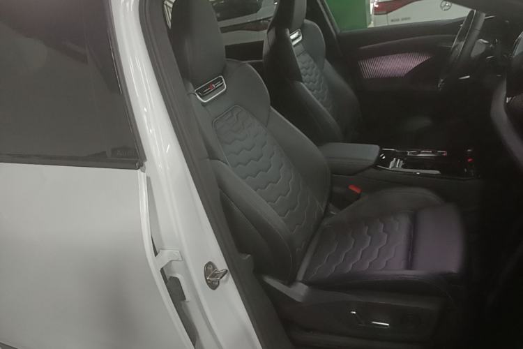 Used Audi Q6L e-tron 2026 First Launch Navigation Edition Right Front Seat