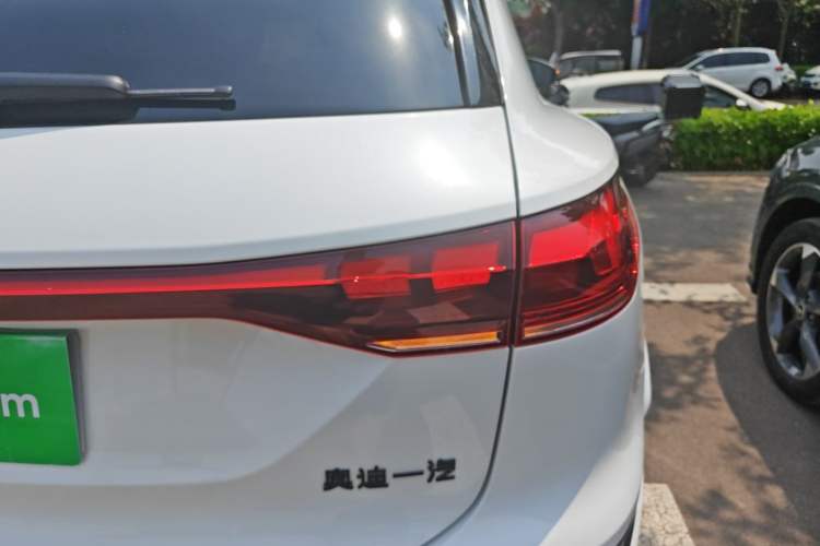 Used Audi Q6L e-tron 2026 First Launch Navigation Edition Right Rear Taillight