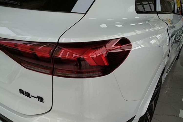 Used Audi Q6L e-tron 2026 First Launch Navigation Edition Right Rear Taillight