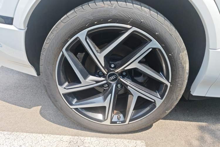 Used Audi Q6L e-tron 2026 First Launch Navigation Edition Right Rear Wheel Hub
