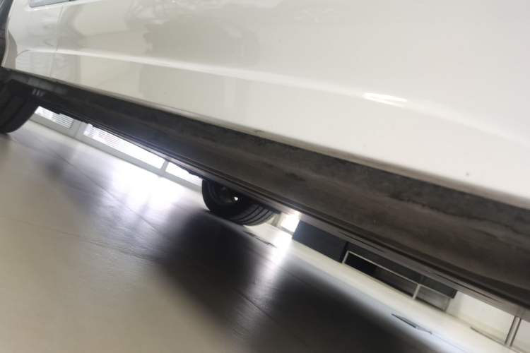 Used Audi Q6L e-tron 2026 First Launch Navigation Edition Right Side Sill