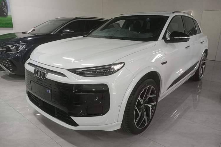Ojetý Audi Q6L e-tron 2026 First Launch Navigation Edition Guazi used car, China used car export, Used car for sale, Used cars, Cheapest cars for sale