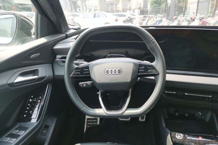 Used Audi Q6L e-tron 2026 First Launch Navigation Edition Steering Wheel