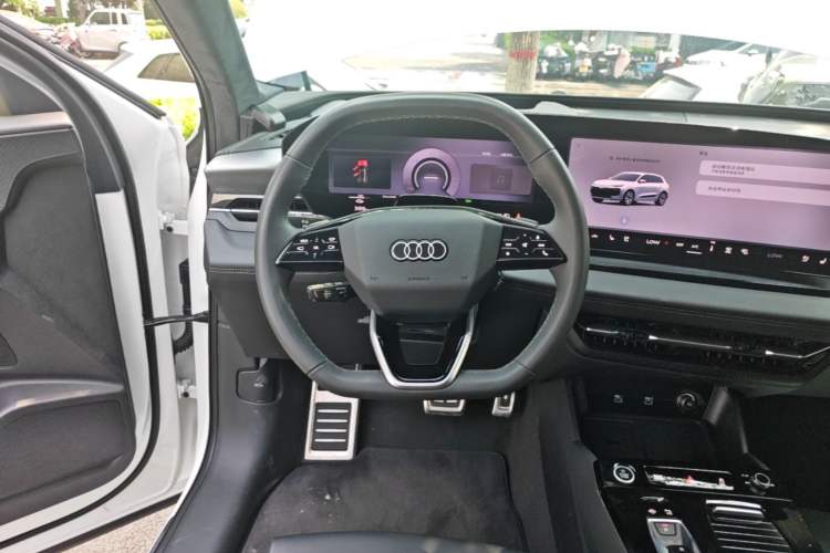 Used Audi Q6L e-tron 2026 First Launch Navigation Edition Steering Wheel