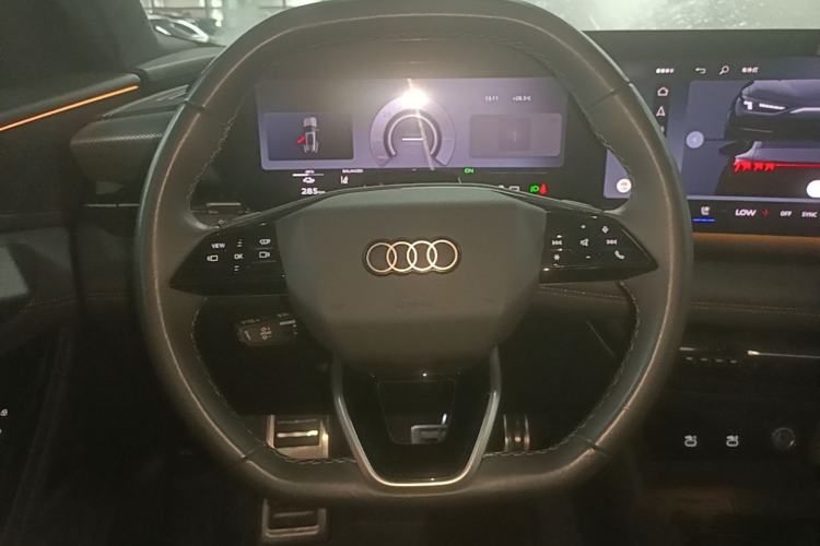 Used Audi Q6L e-tron 2026 First Launch Navigation Edition Steering Wheel