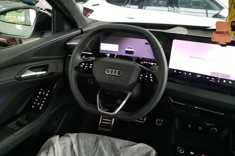 Used Audi Q6L e-tron 2026 First Launch Navigation Edition Steering Wheel