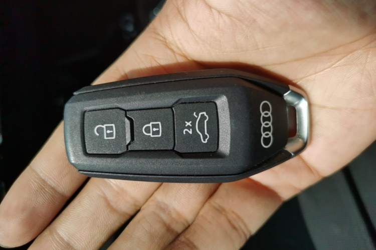 Used Audi Q6L e-tron 2026 First Launch Navigation Edition Vehicle Key