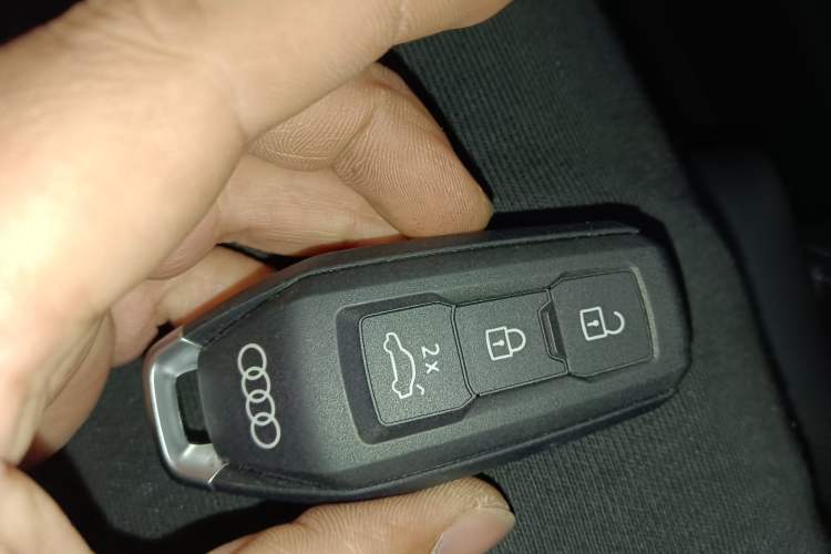 Used Audi Q6L e-tron 2026 First Launch Navigation Edition Vehicle Key