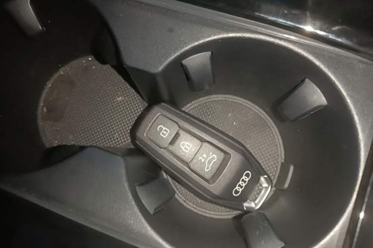 Used Audi Q6L e-tron 2026 First Launch Navigation Edition Vehicle Key