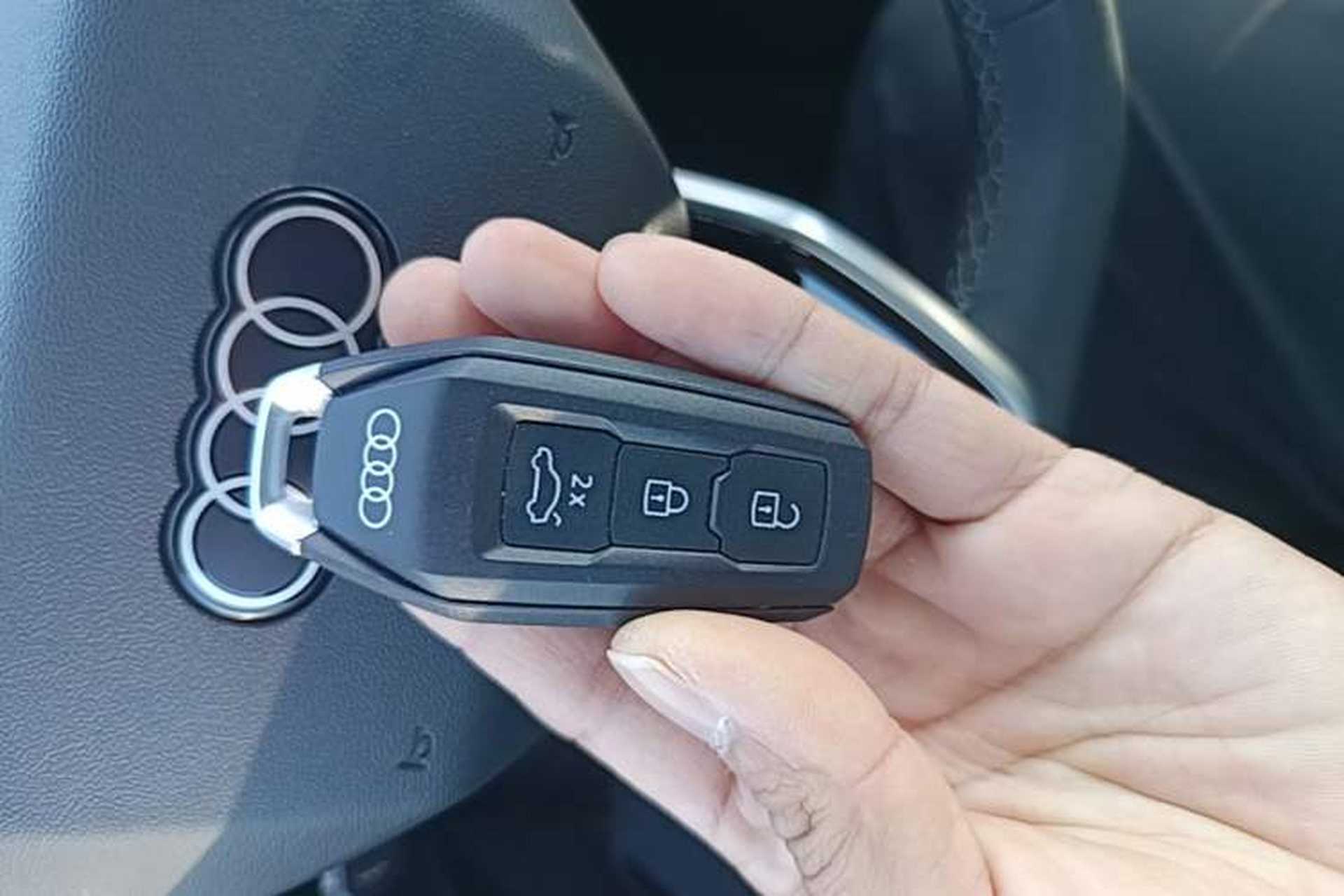 Used Audi Q6L e-tron 2026 First Launch Navigation Edition Vehicle Key