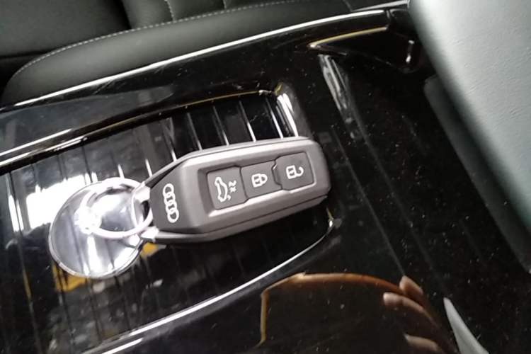 Used Audi Q6L e-tron 2026 First Launch Navigation Edition Vehicle Key