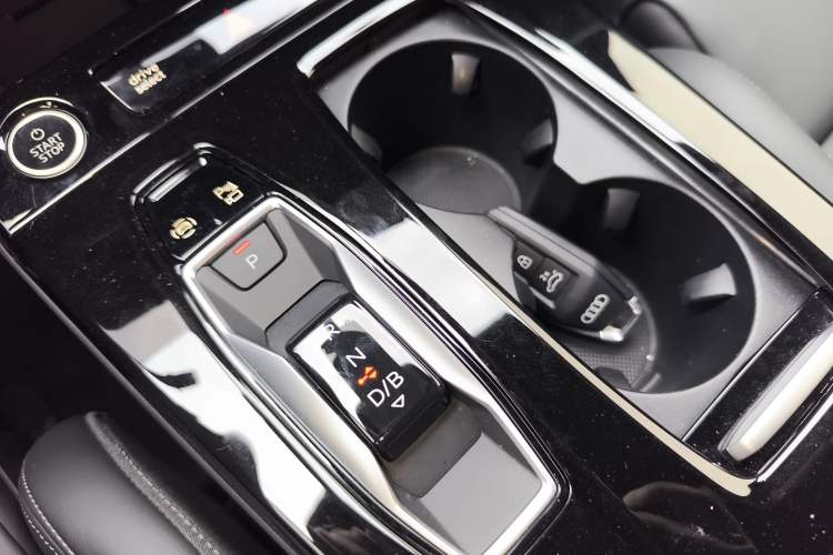 Used Audi Q6L Sportback e-tron 2026 Ultra-Long Range Edition Gear Lever