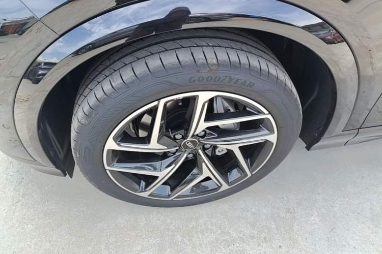 Used Audi Q6L Sportback e-tron 2026 Ultra-Long Range Edition Left Front Wheel Hub