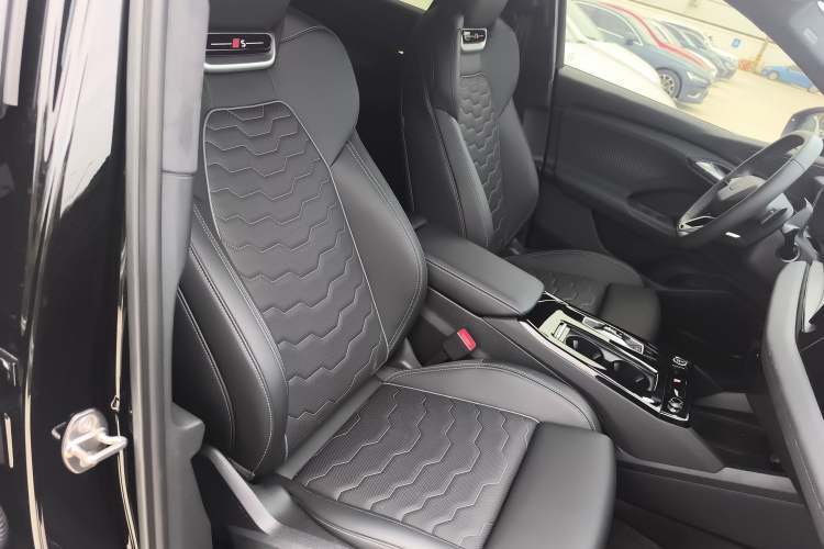 Used Audi Q6L Sportback e-tron 2026 Ultra-Long Range Edition Right Front Seat