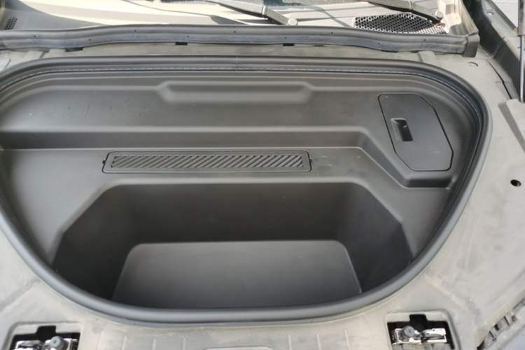 Used Audi Q6L Sportback e-tron 2026 First-Release Navigation Edition Engine Bay