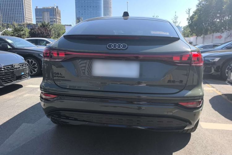 Used Audi Q6L Sportback e-tron 2026 First-Release Navigation Edition Exterior 4