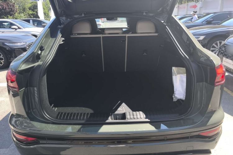 Used Audi Q6L Sportback e-tron 2026 First-Release Navigation Edition Exterior 5