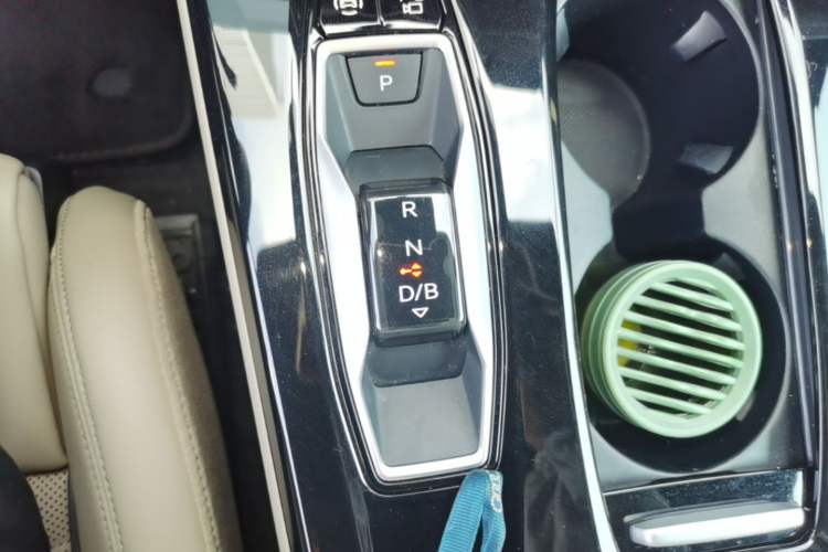 Used Audi Q6L Sportback e-tron 2026 First-Release Navigation Edition Gear Lever