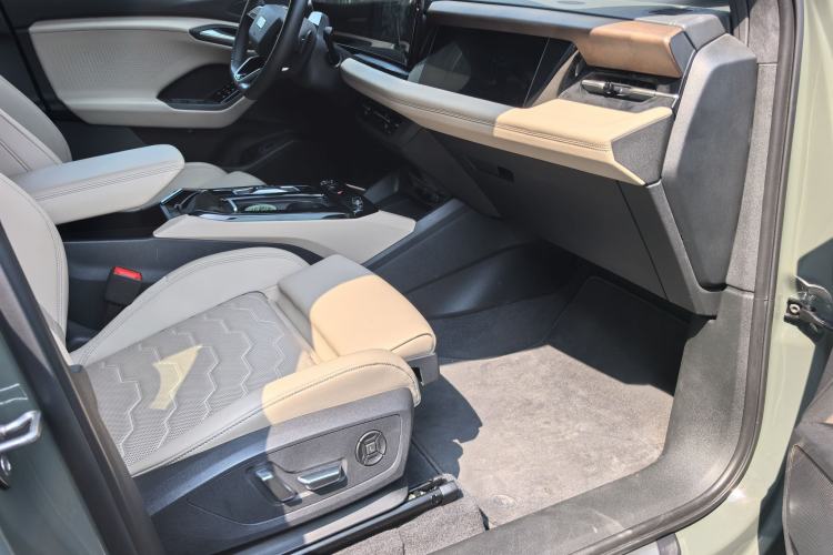 Used Audi Q6L Sportback e-tron 2026 First-Release Navigation Edition Interior 3