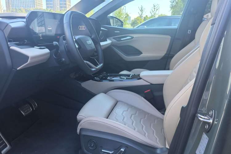 Used Audi Q6L Sportback e-tron 2026 First-Release Navigation Edition Interior 6