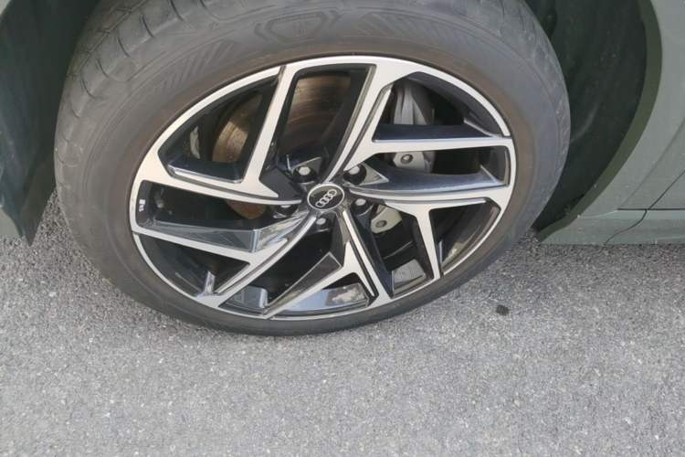 Used Audi Q6L Sportback e-tron 2026 First-Release Navigation Edition Left Front Wheel Hub