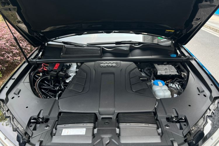 Used Audi Q7  Interior 12