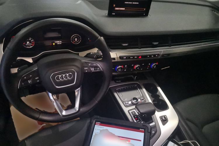 Used Audi Q7 2016 40 TFSI S line Sport Edition Center Console