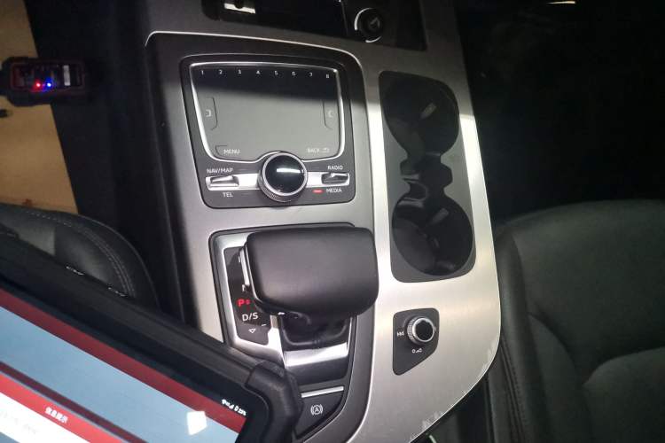 Used Audi Q7 2016 40 TFSI S line Sport Edition Gear Lever