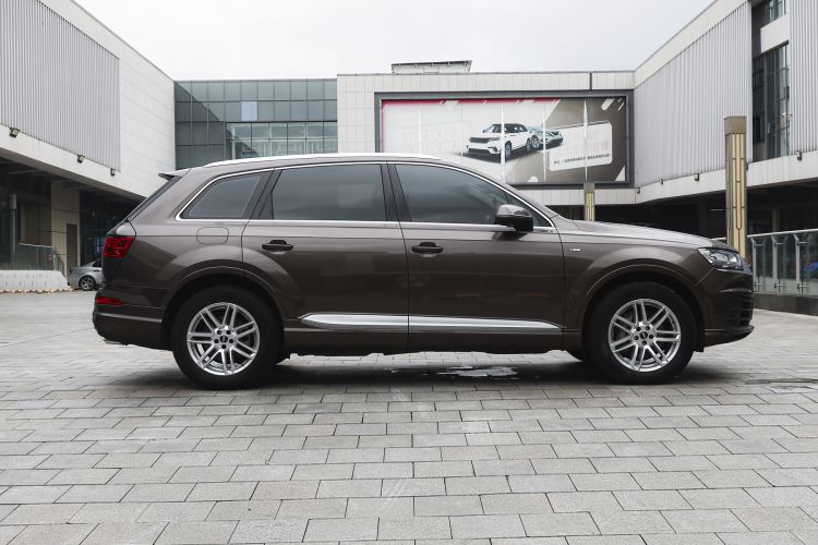 Used Audi Q7 2016 40 TFSI S line Sport Edition Right Side