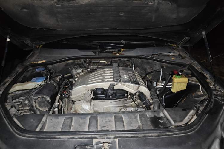 Used Audi Q7 2006 3.6 FSI quattro Base Model Engine Bay