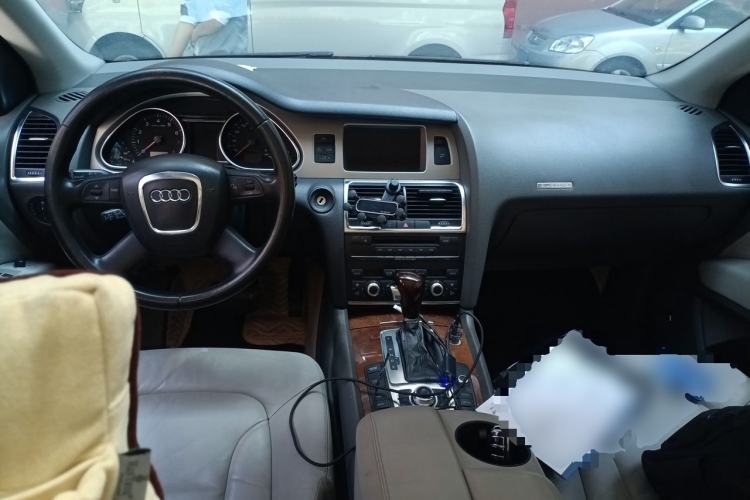 Used Audi Q7 2007 3.6 FSI quattro Comfort Model Center Console
