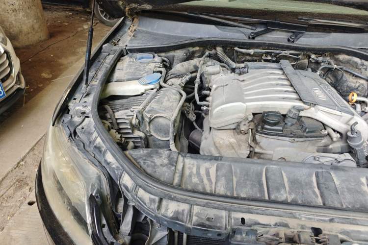 Used Audi Q7 2007 3.6 FSI quattro Technology Edition Engine Bay Right