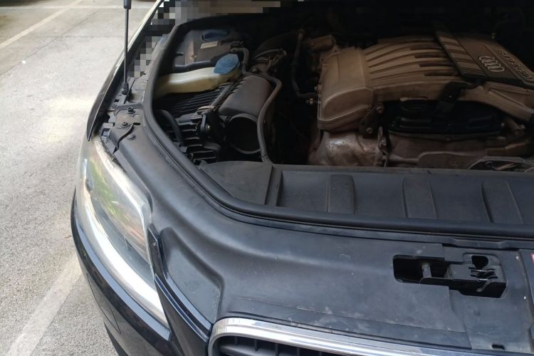 Used Audi Q7 2007 3.6 FSI quattro Comfort Model Engine Bay Right