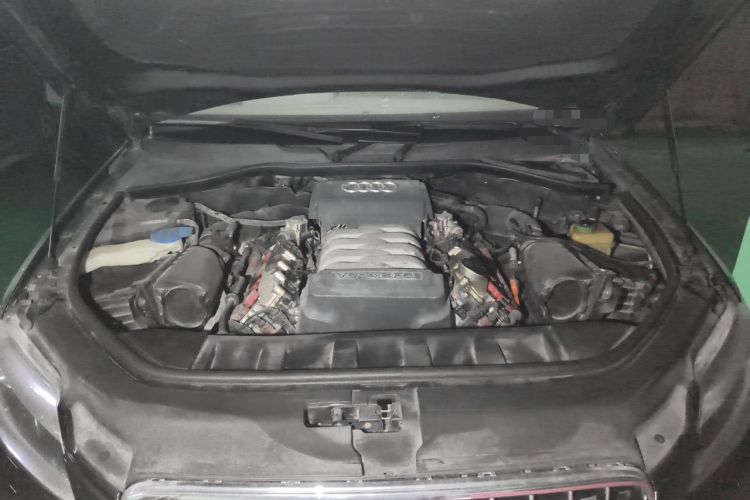 Used Audi Q7 2007 4.2 FSI quattro Luxury Model Engine Bay