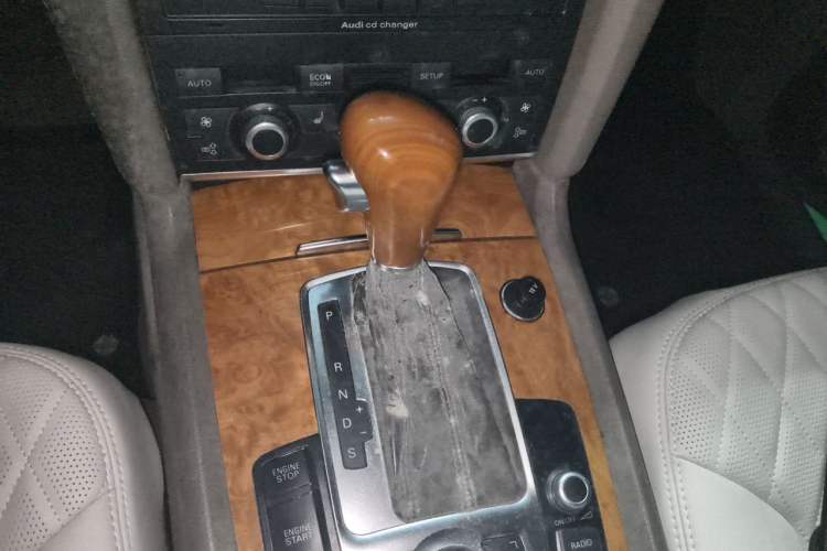 Used Audi Q7 2007 4.2 FSI quattro Luxury Model Gear Lever
