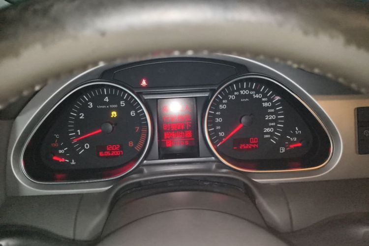 Used Audi Q7 2007 4.2 FSI quattro Luxury Model Instrument Cluster