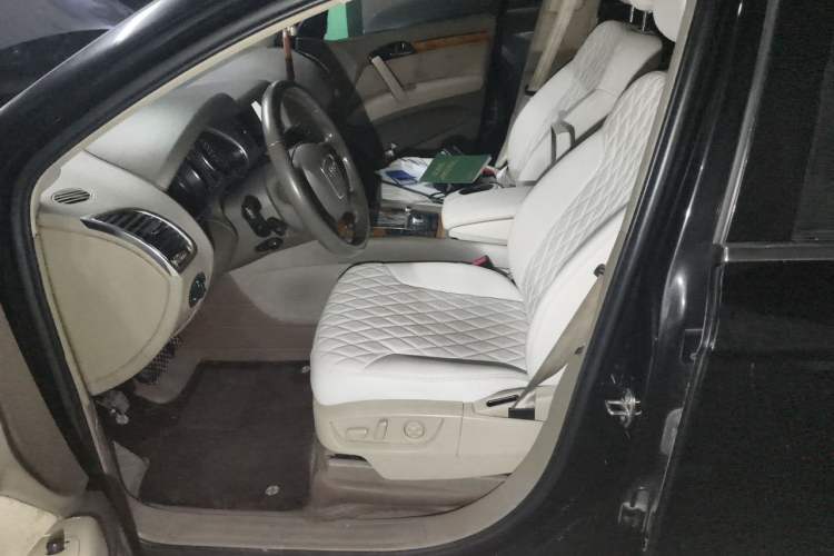 Used Audi Q7 2007 4.2 FSI quattro Luxury Model Left Front Seat