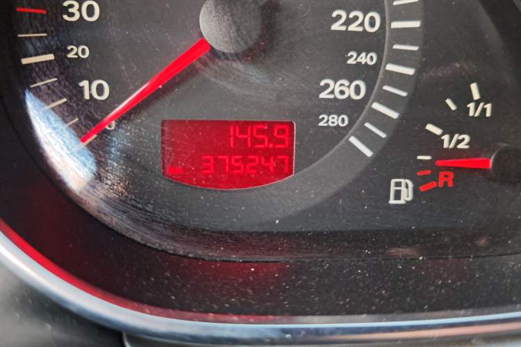 Used Audi Q7 2007 3.6 FSI quattro Technology Edition Odometer Close Up